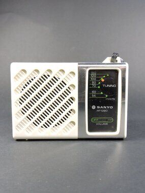 Vintage 1980's SANYO Transistor Radio - Working